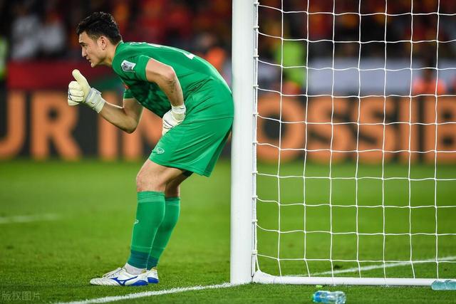 意甲-赖因德斯制胜福法纳助攻 AC米兰1-0维罗纳